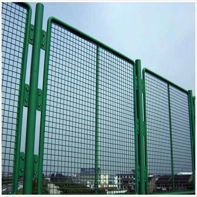 學(xué)校圍墻護欄,體育場護欄,圍墻護欄網(wǎng)